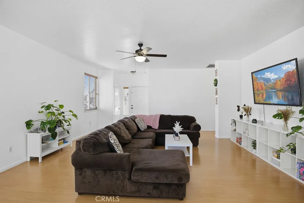 751 Pino Avenue, Lancaster, California 93535 home-pic-9