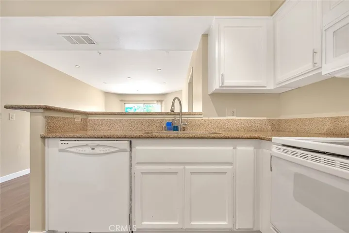 11410 Brookshire Avenue 113, Downey, California 90241