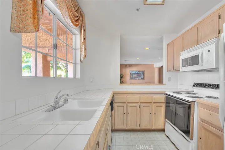 11410 Brookshire Avenue 113, Downey, California 90241