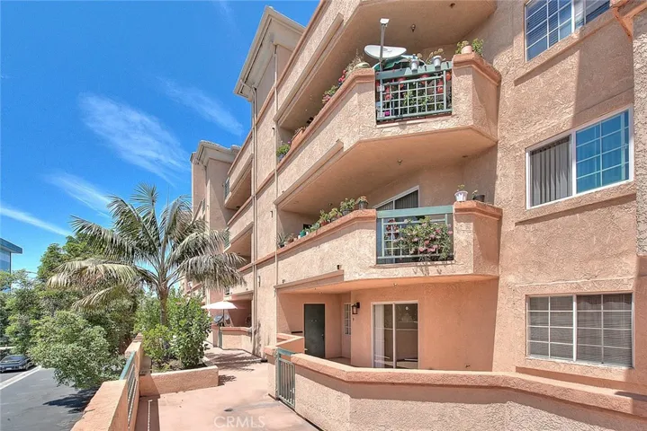 11410 Brookshire Avenue 113, Downey, California 90241