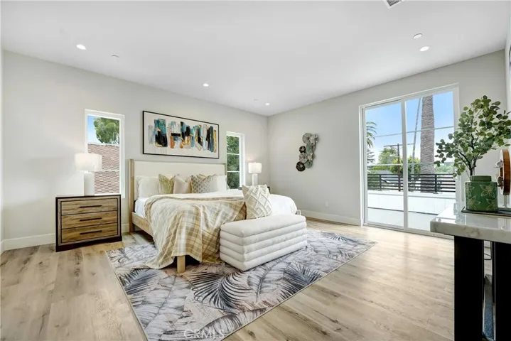 109 N Parkwood Avenue A, Pasadena, California 91107