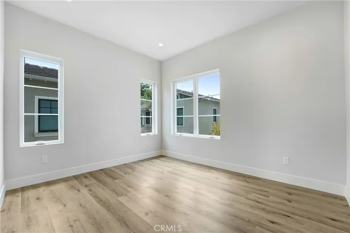 109 N Parkwood Avenue A, Pasadena, California 91107