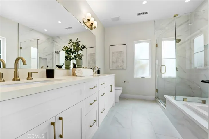 109 N Parkwood Avenue A, Pasadena, California 91107