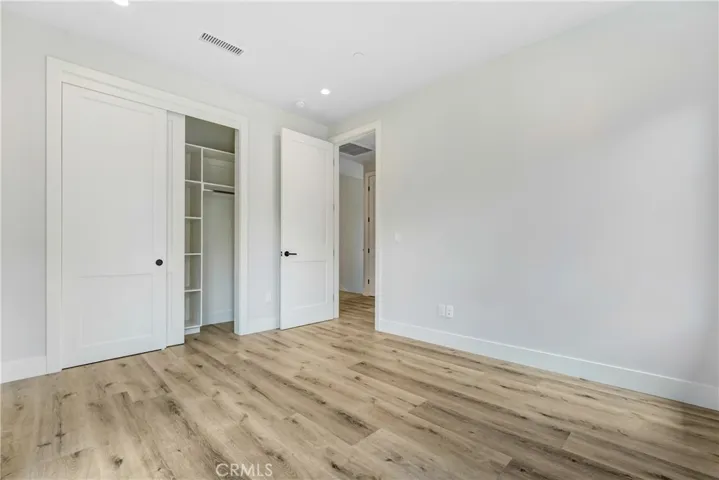 109 N Parkwood Avenue A, Pasadena, California 91107