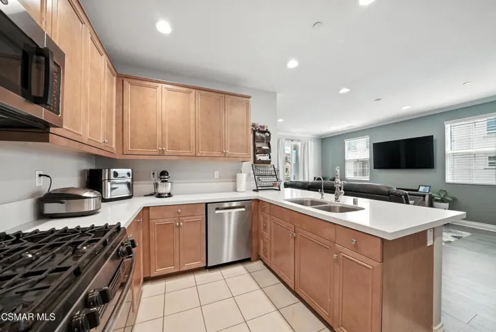 586 Pioneer St Camarillo-12