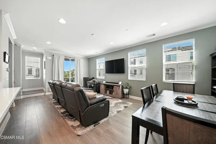 586 Pioneer St Camarillo-8 (1)