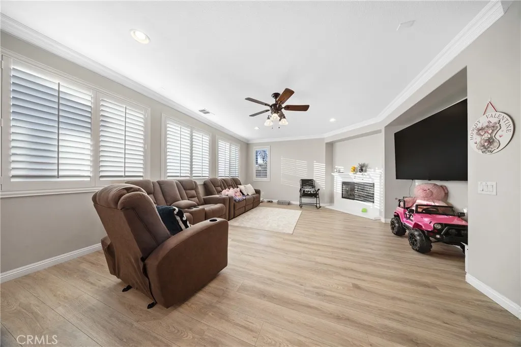 29851 Fox Creek, Menifee, California 92586 home-pic-5