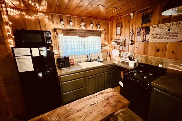 40104 Mahanoy Ln, Big Bear Lake, California 92315