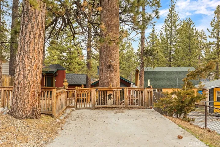 40104 Mahanoy Ln, Big Bear Lake, California 92315