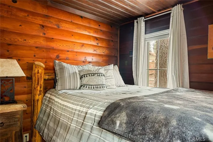 40104 Mahanoy Ln, Big Bear Lake, California 92315