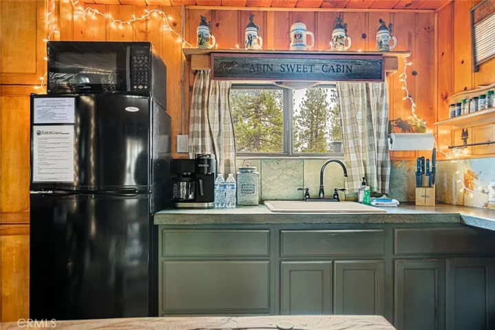 40104 Mahanoy Ln, Big Bear Lake, California 92315