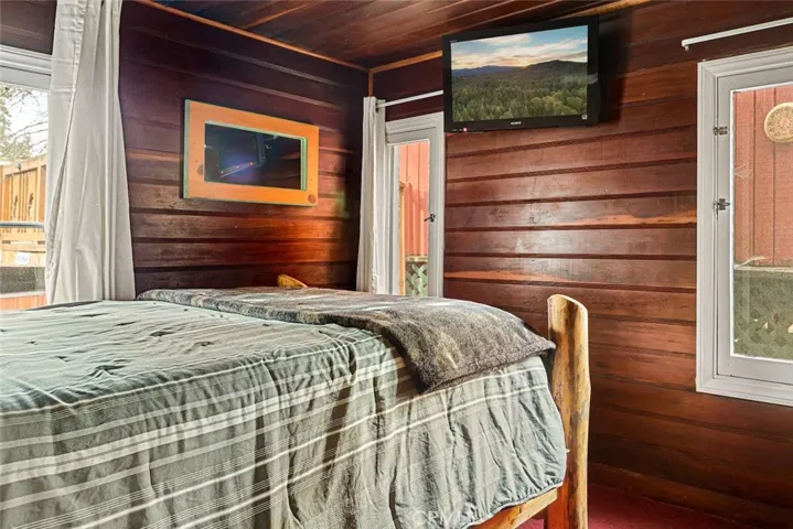 40104 Mahanoy Ln, Big Bear Lake, California 92315