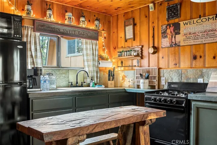 40104 Mahanoy Ln, Big Bear Lake, California 92315