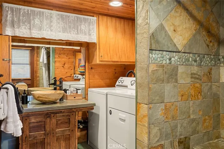 40104 Mahanoy Ln, Big Bear Lake, California 92315