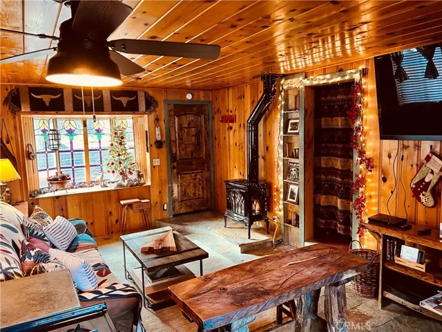 40104 Mahanoy Ln, Big Bear Lake, California 92315