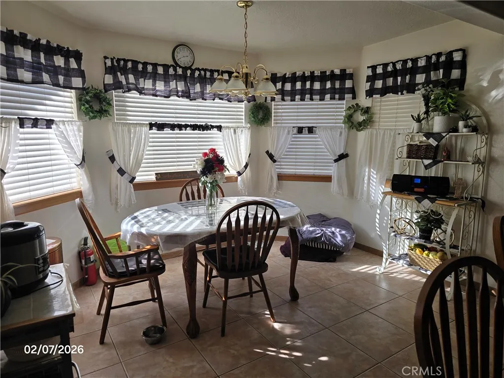 12720 Yorkshire, Apple Valley, California 92308 home-pic-5