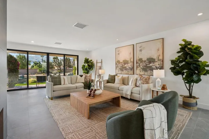7-web-or-mls-Lago Dr-L0702-007