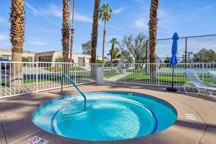 66-web-or-mls-Lago Dr-0702-905