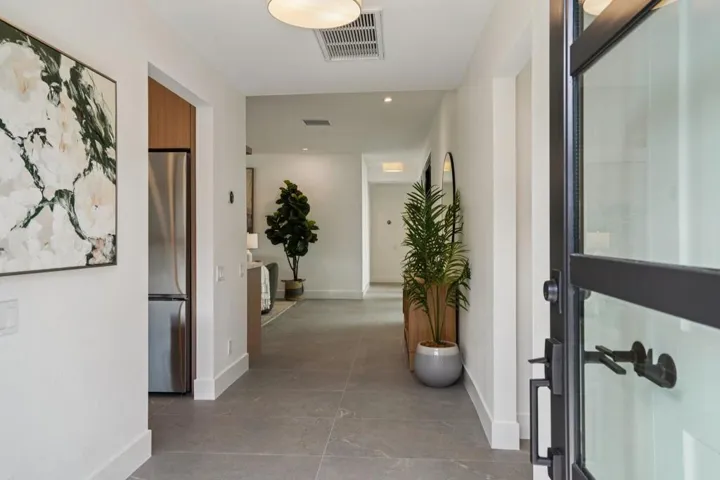 4-web-or-mls-Lago Dr-L0702-004