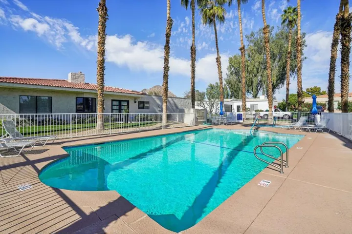 65-web-or-mls-Lago Dr-0702-904