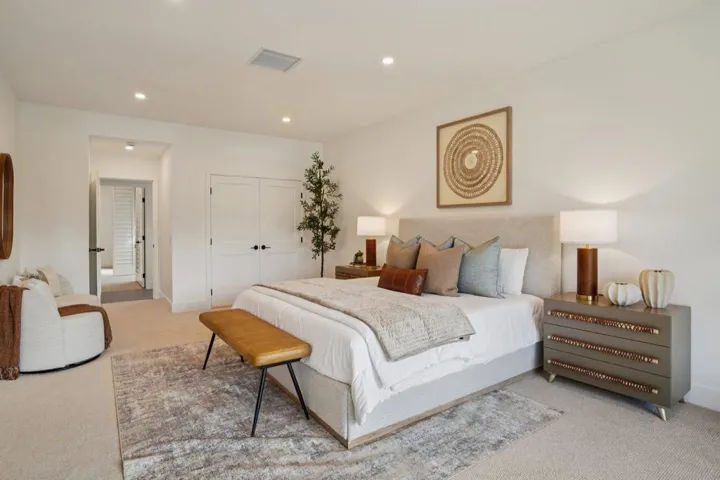 38-web-or-mls-Lago Dr-L0702-038