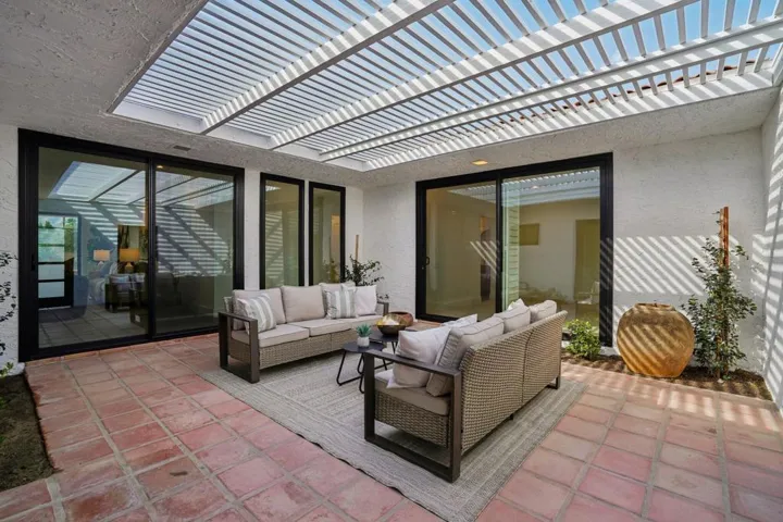 47-web-or-mls-Lago Dr-L0702-047