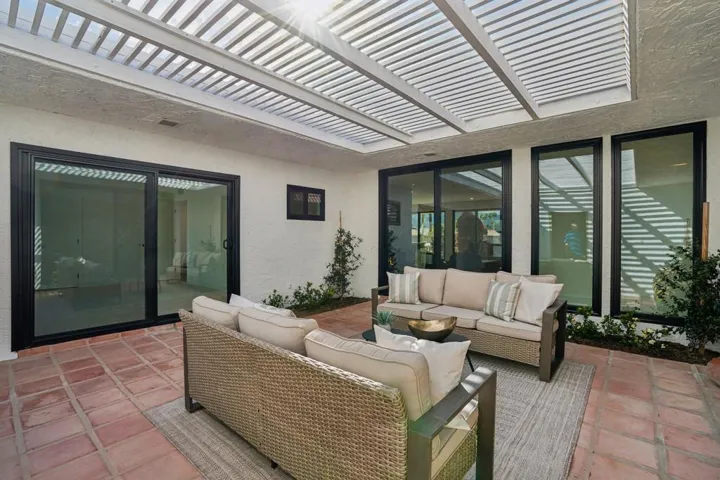 46-web-or-mls-Lago Dr-L0702-046