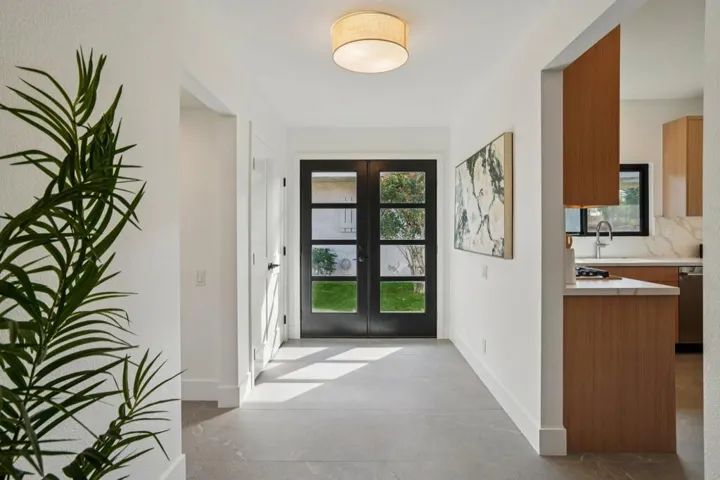 74-web-or-mls-A-Lago Dr-L0702-021