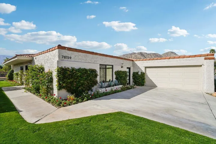 1-web-or-mls-Lago Dr-L0702-001