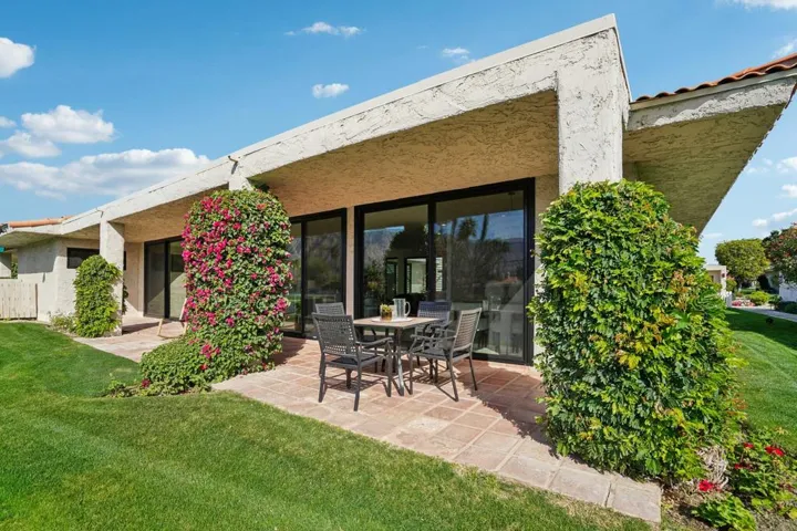 51-web-or-mls-Lago Dr-L0702-051