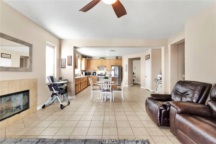 13252 Placentia, Hesperia, California 92344