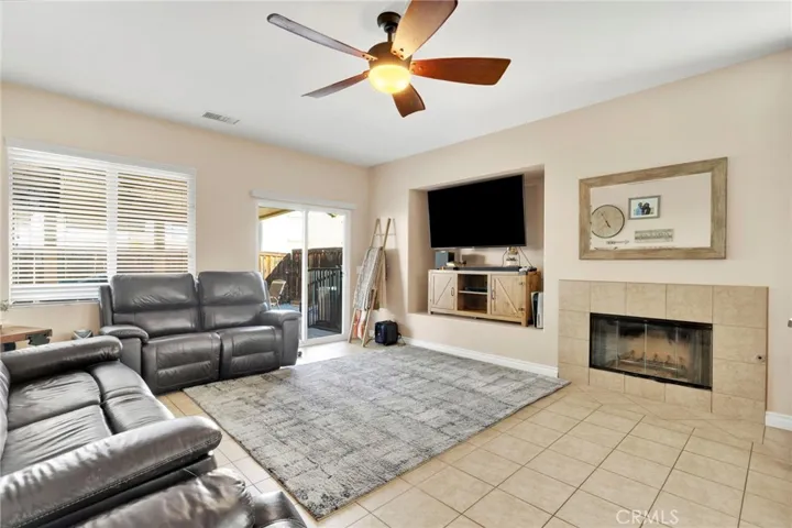 13252 Placentia, Hesperia, California 92344