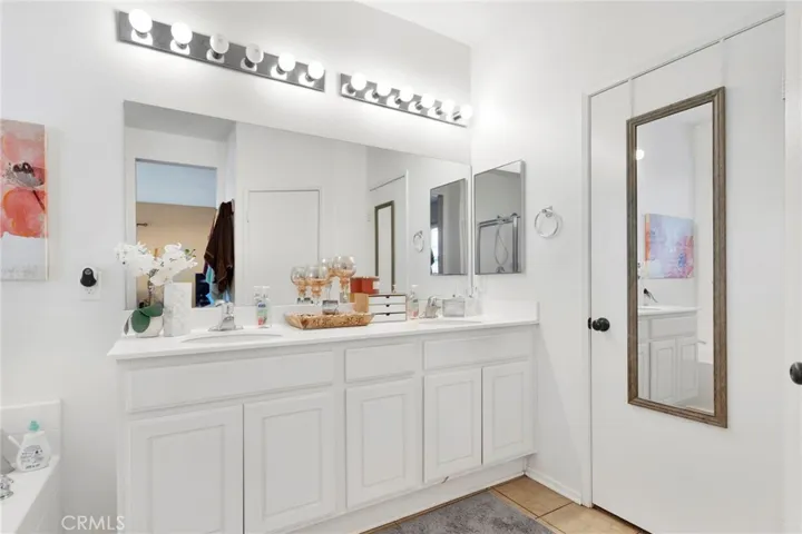 13252 Placentia, Hesperia, California 92344