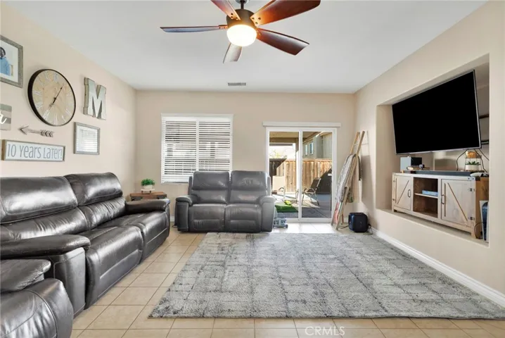 13252 Placentia, Hesperia, California 92344