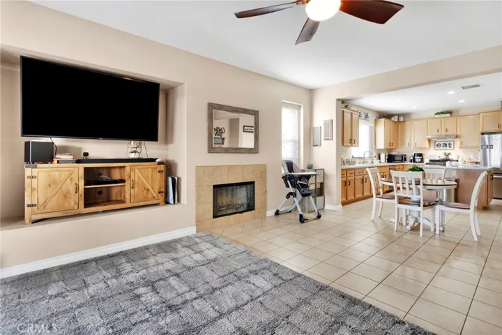 13252 Placentia, Hesperia, California 92344
