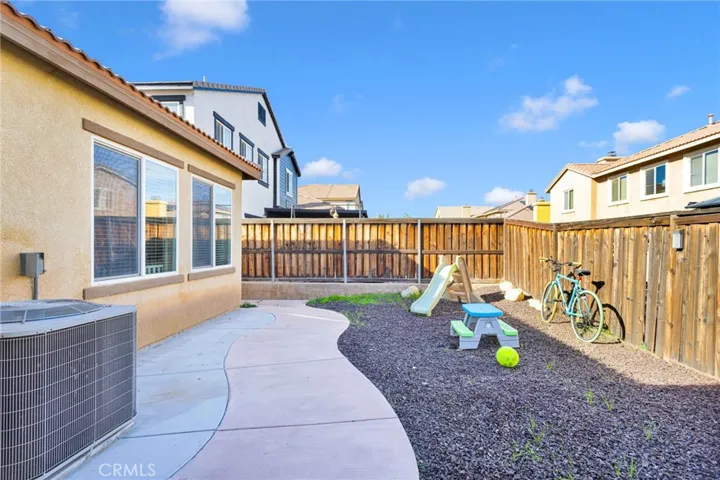 13252 Placentia, Hesperia, California 92344