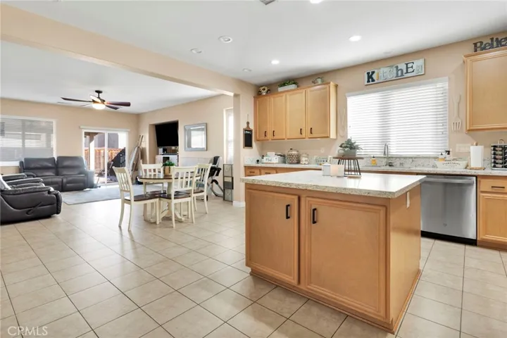 13252 Placentia, Hesperia, California 92344