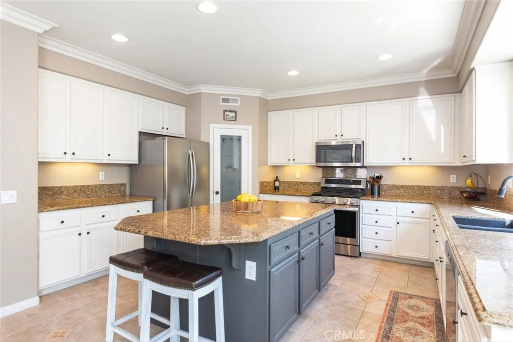 43353 Dodaro, Temecula, California 92592 home-pic-17