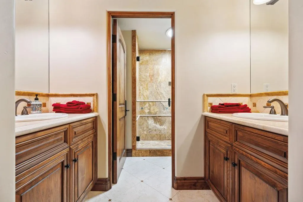 4 Terra Vista Court, Rancho Mirage, California 92270 home-pic-79