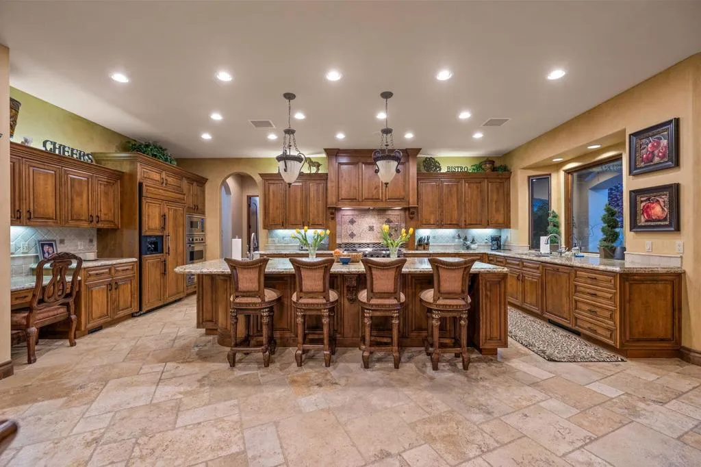 4 Terra Vista Court, Rancho Mirage, California 92270 home-pic-36