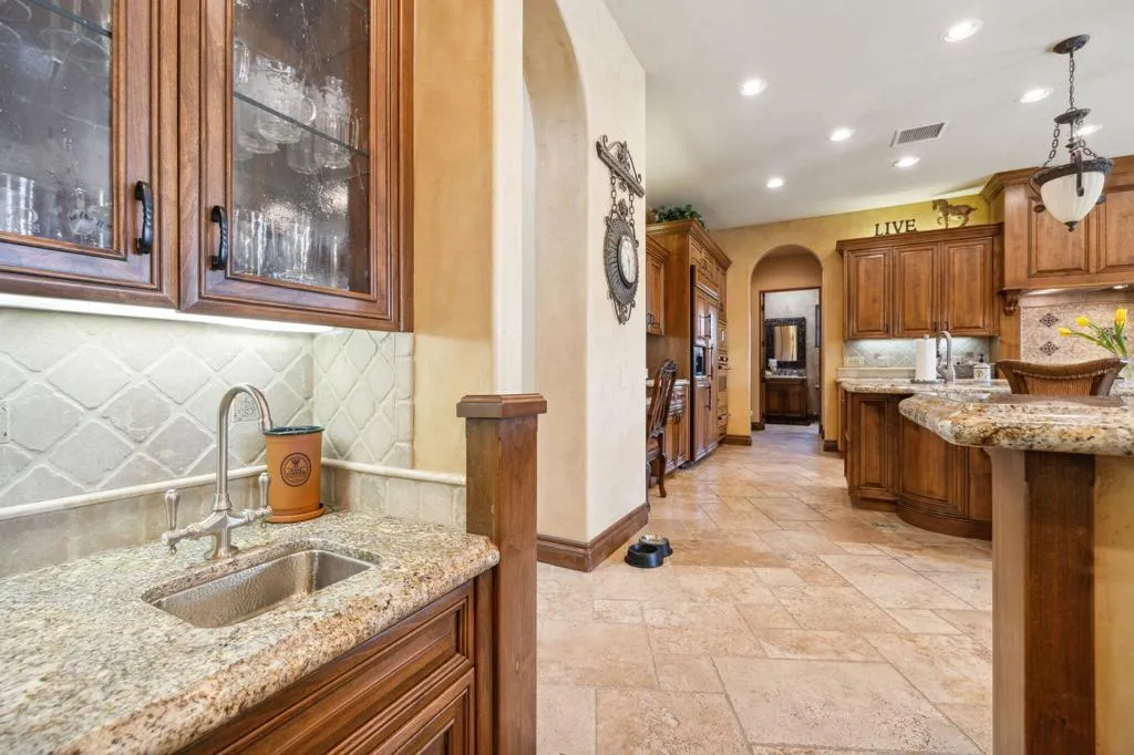 4 Terra Vista Court, Rancho Mirage, California 92270 home-pic-45