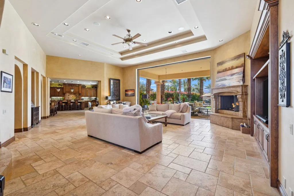 4 Terra Vista Court, Rancho Mirage, California 92270 home-pic-32
