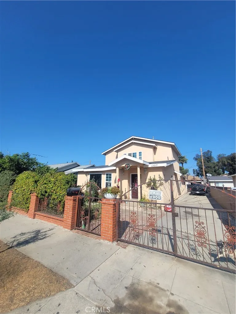 1327 W F, Wilmington, California 90744 home-pic-1