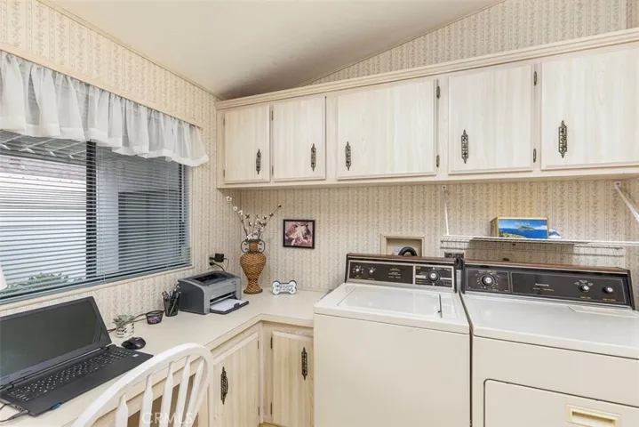 Laundry room/ utility room -Washer & Dryer Included