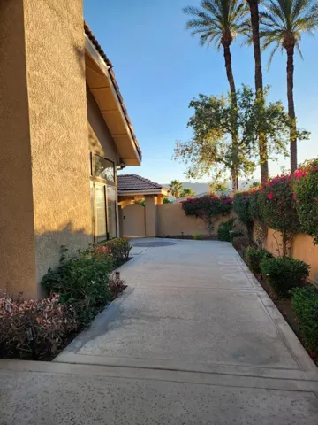 d8510828-a3f3-4edc-9b54-32eec80221fd