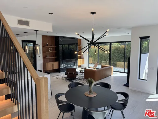 Open living space with enormou