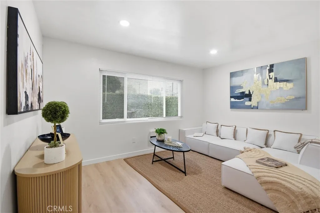 728 Richbrook, Claremont, California 91711 home-pic-10