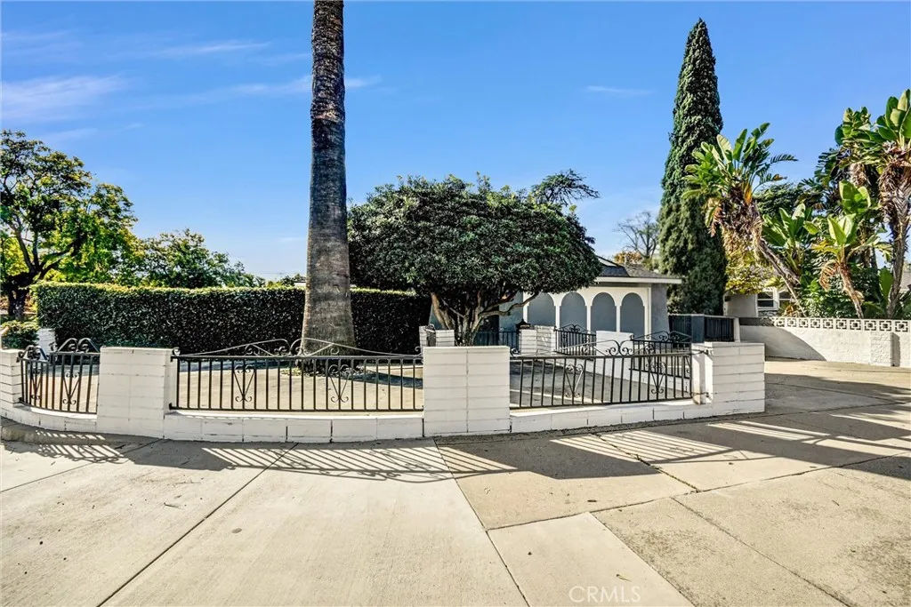 728 Richbrook, Claremont, California 91711 home-pic-3