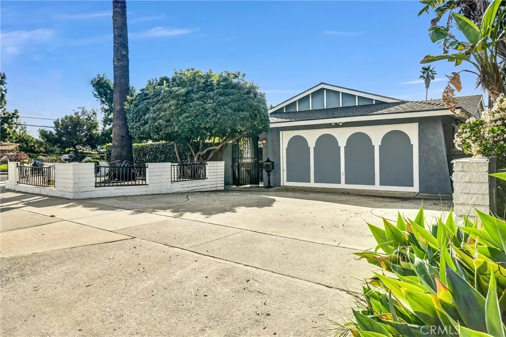 728 Richbrook, Claremont, California 91711 home-pic-2