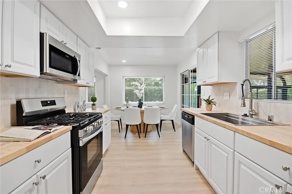 728 Richbrook, Claremont, California 91711 home-pic-16